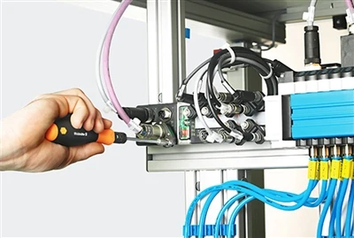 What security parameters should you pay attention to when choosing a connector?